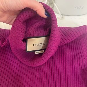 Gucci Fuchsia Ribbed Turtleneck / Jumper/ Sweater. NWOT. Size Small